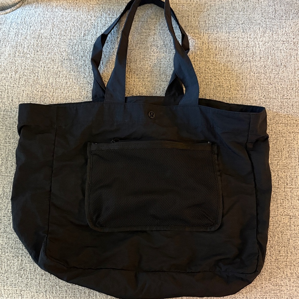 Lululemon black bag